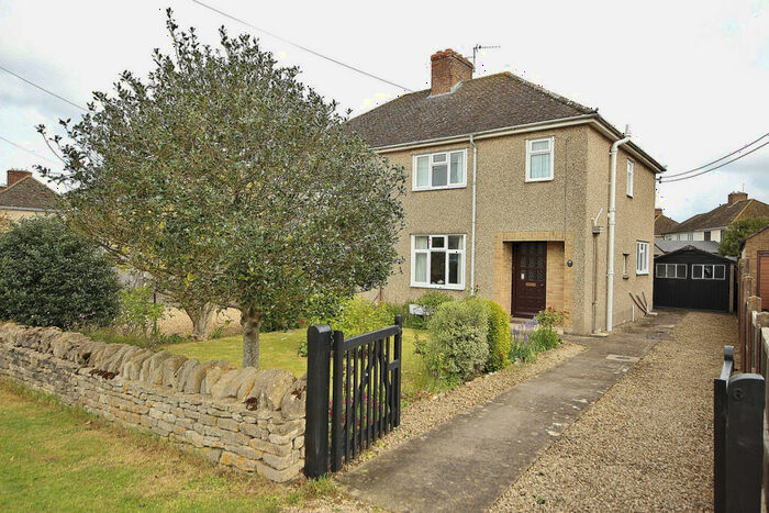 3 Bedroom Semi-Detached House For Sale In Old Witney Road, Eynsham, OX29