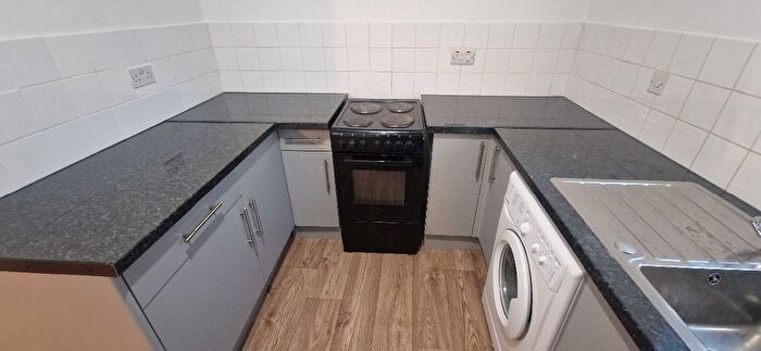 2 Bedroom Flat To Rent In Cherry Blossom Close, London, N13