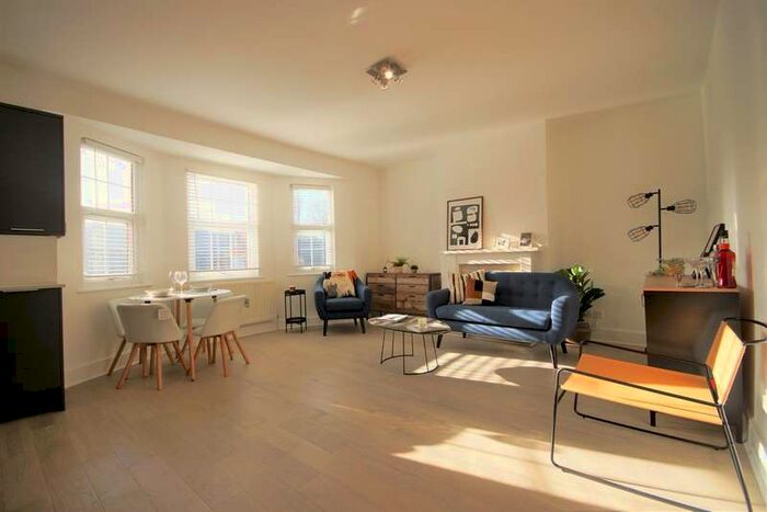 2 Bedroom Flat To Rent In Green Lane, Northwood, HA6