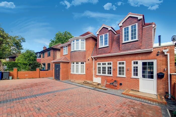 4 Bedroom Flat To Rent In Perryn Road, London, W3