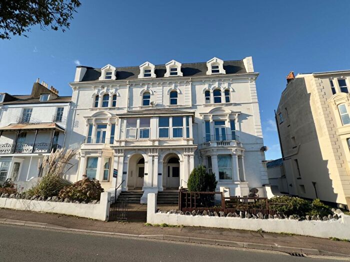 1 Bedroom Flat For Sale In West Cliff, Teignmouth Hill, EX7