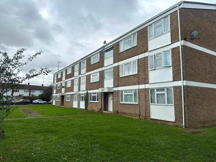 2 Bedroom Flat For Sale In Eden Close, Slough, Berkshire, SL3