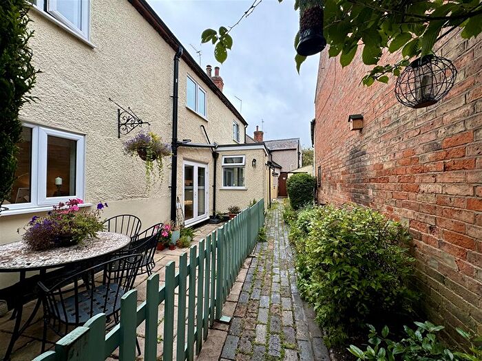 2 Bedroom Property For Sale In Broad Street, Brinklow, Rugby, CV23