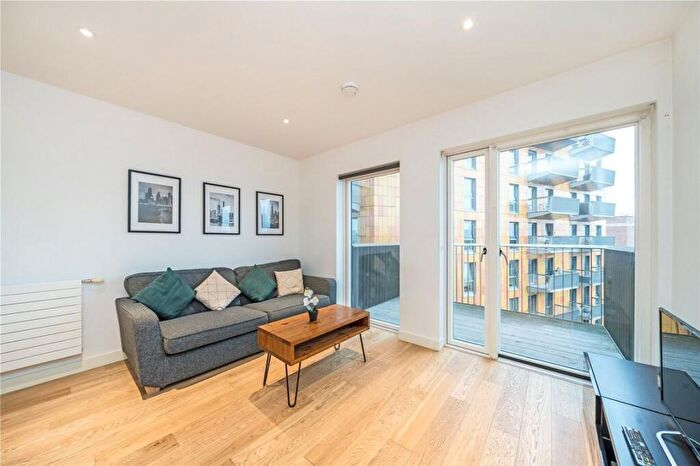 1 Bedroom Flat For Sale In Maud Street, Canning Town, E16