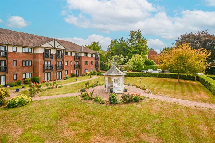 1 Bedroom Flat For Sale In Sawyers Hall Lane, Brentwood, CM15
