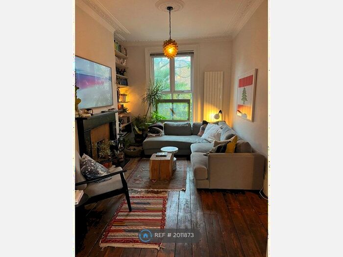 2 Bedroom Maisonette To Rent In Shacklewell Lane, London, E8