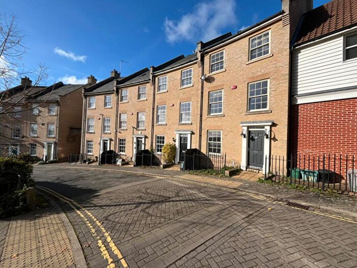 4 Bedroom Terraced House To Rent In Groves Close, Braiswick, CO4