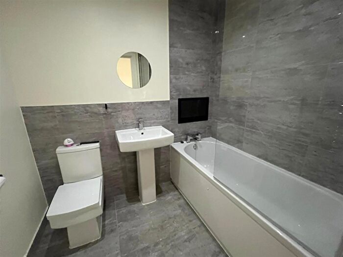 2 Bedroom Apartment To Rent In Carlton Square, Carlton, Nottingham, NG4