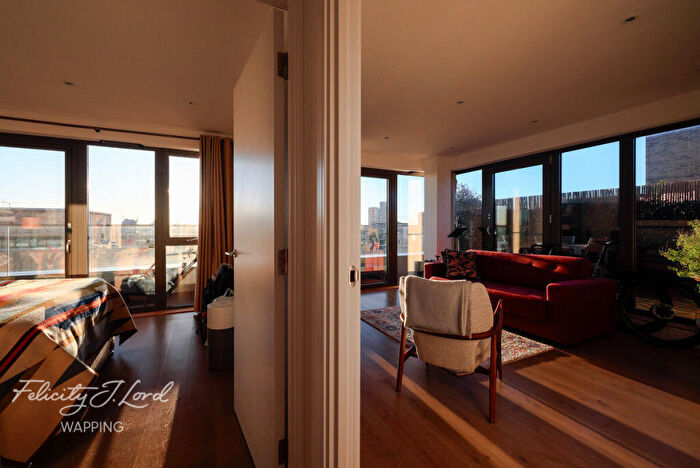 1 Bedroom Flat For Sale In Hemming Street, London, E1