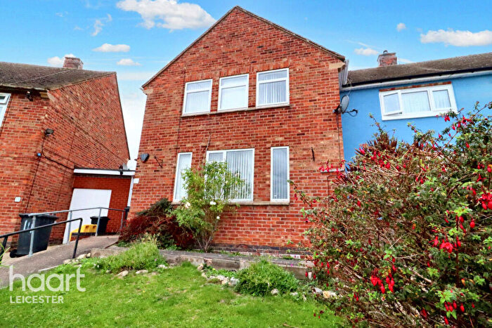 3 Bedroom End Of Terrace House For Sale In Davenport Road, Leicester, LE5