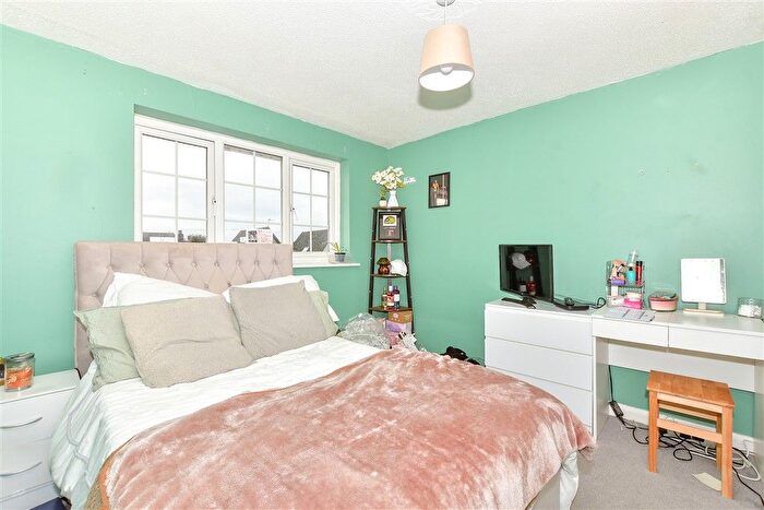 3 Bedroom End Terrace House For Sale In The Hartings, Felpham, Bognor Regis, West Sussex, PO22