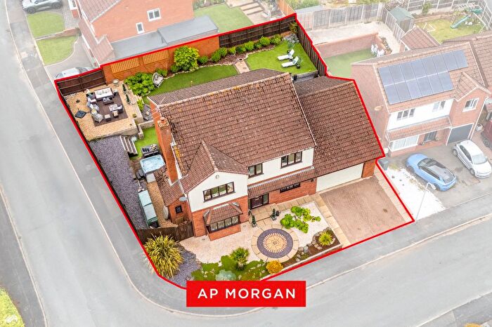 4 Bedroom Detached House For Sale In Miller Close, Bromsgrove, Worcestershire, B60