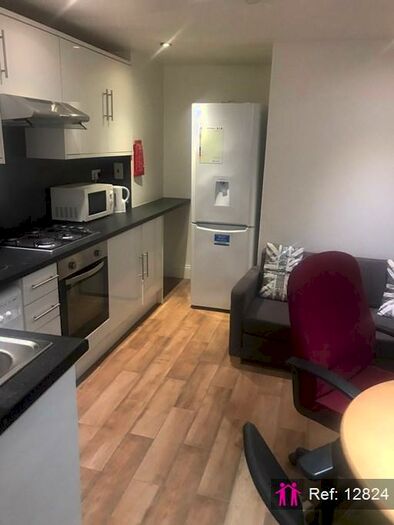 3 Bedroom Apartment To Rent In Surbiton Road, Kingston Upon Thames, KT1