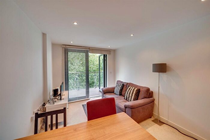 1 Bedroom Property For Sale In High Road, London, NW10