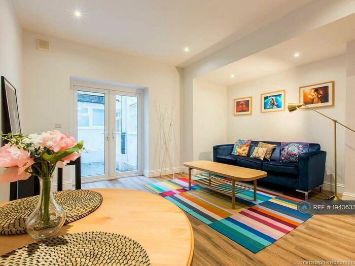 2 Bedroom Flat To Rent In Albert Road, Brighton, BN1