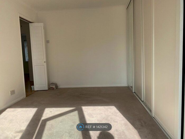 3 Bedroom Flat To Rent In Alexandra Road, London, N10