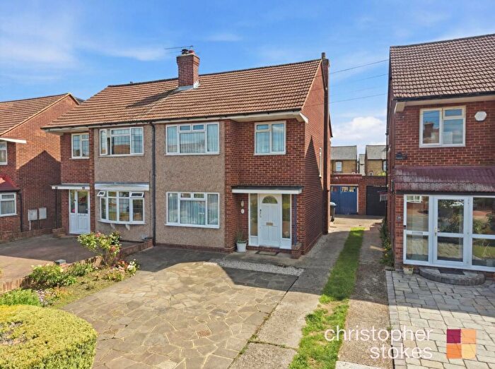 3 Bedroom Semi-Detached House For Sale In Penton Drive, Cheshunt, Hertfordshire, EN8