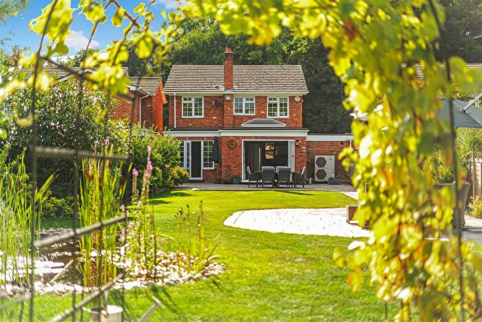 4 Bedroom Detached House For Sale In Butchers Lane, White Waltham, Maidenhead, SL6