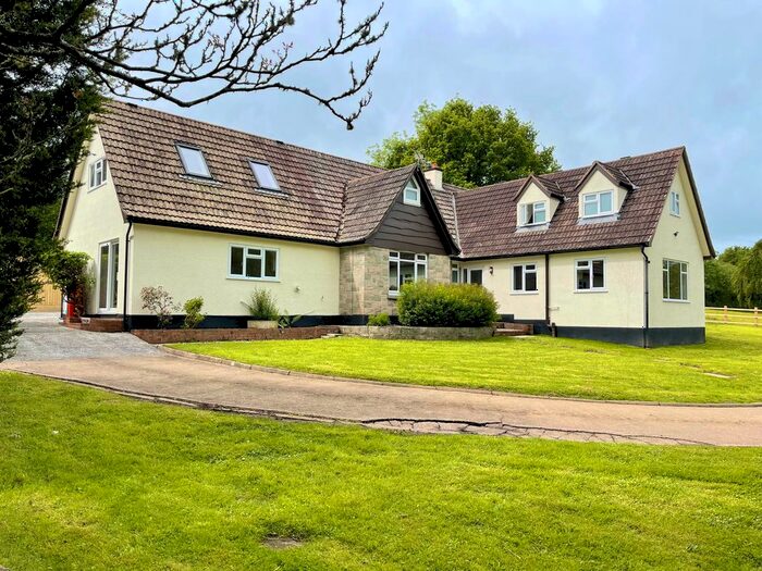 4 Bedroom Detached House To Rent In Tedburn Road, Whitestone, Exeter, EX4