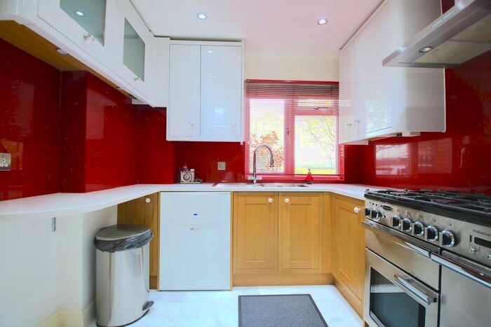 5 Bedroom House To Rent In Saltwell Street, London, E14