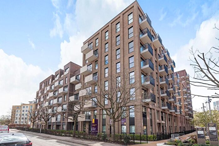 2 Bedroom Apartment For Sale In Carraway Street, RG1