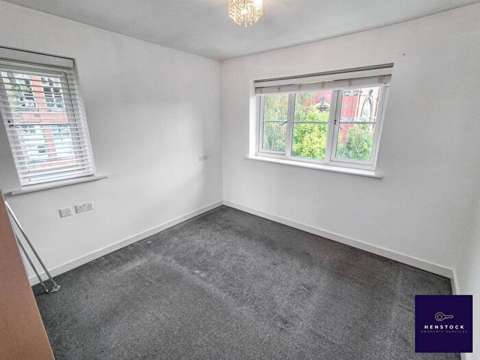 2 Bedroom Apartment For Sale In Whitecroft Meadow, Middleton, Manchester, M24