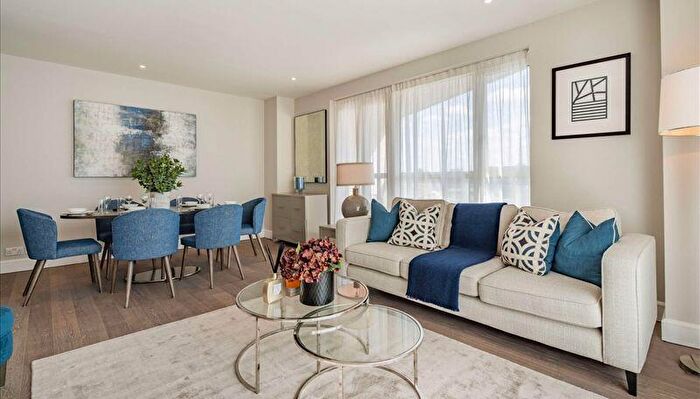 2 Bedroom Apartment To Rent In Apartment A, Westferry Circus, London, E14