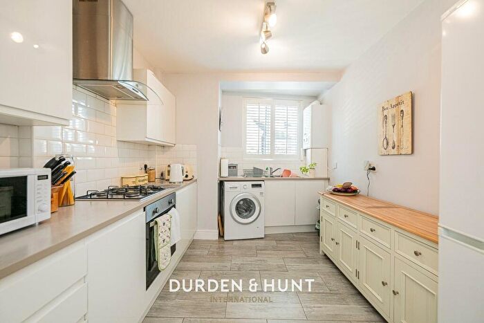 2 Bedroom Apartment For Sale In Station Way, Buckhurst Hill, IG9