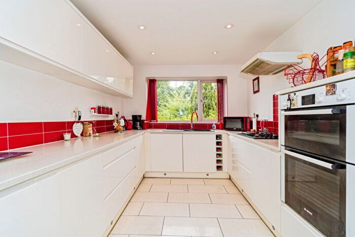4 Bedroom Detached House For Sale In Lingwood Close, Southampton, SO16