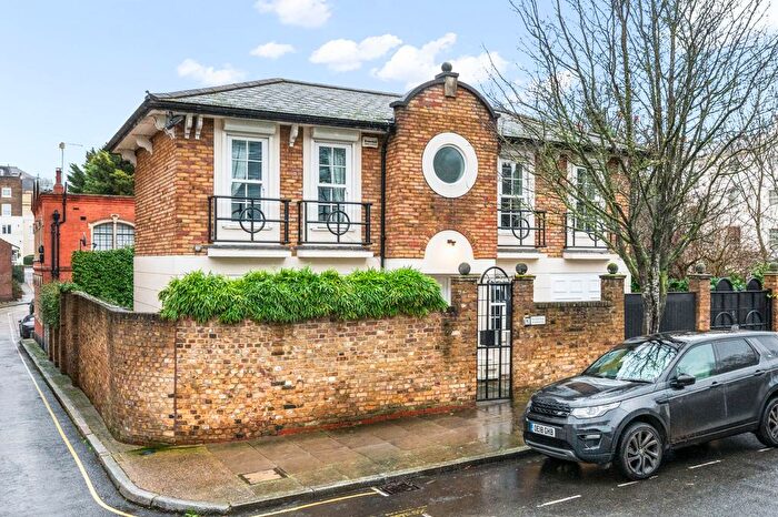 4 Bedroom Mews To Rent In Randolph Road, London, W9