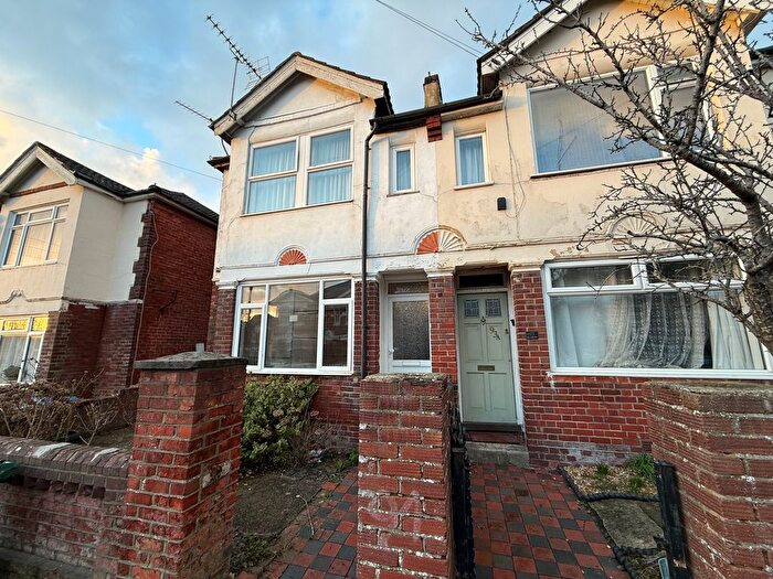 5 Bedroom Semi-Detached House To Rent In Wilton Avenue, Southampton, SO15