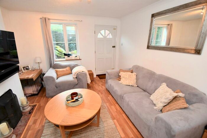 2 Bedroom Cottage To Rent In Bedroom Semi-Detached Cottage In Haslemere, GU27