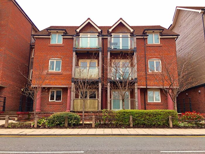 2 Bedroom Flat To Rent In The Wharf, Chester, CH1