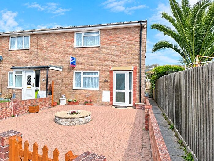 3 Bedroom End Terrace House To Rent In Rufus Way, Portland, DT5