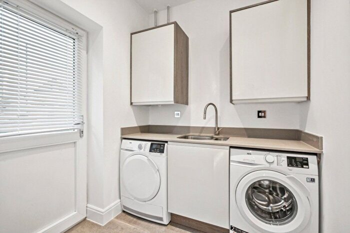 5 Bedroom Detached House For Sale In The Hunsden, Heyford Fields, Heyford Park, Upper Heyford, Bicester, OX25