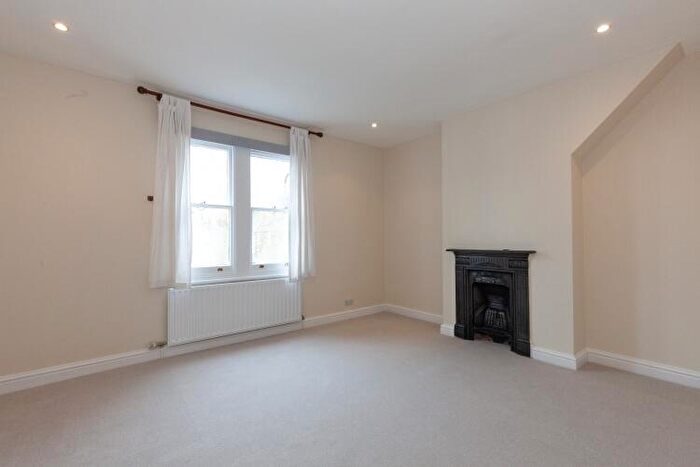 4 Bedroom Terraced House To Rent In South Street, Central Oxford, OX2