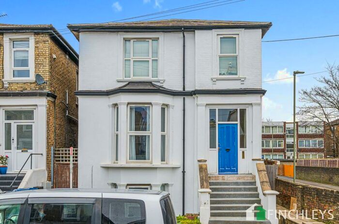 2 Bedroom Flat To Rent In Lichfield Grove, London, N3