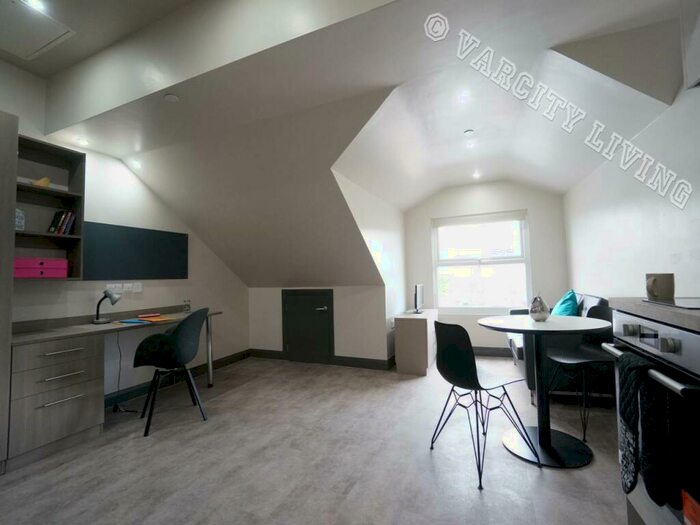 Studio To Rent In High Street, Bangor, Gwynedd, LL57