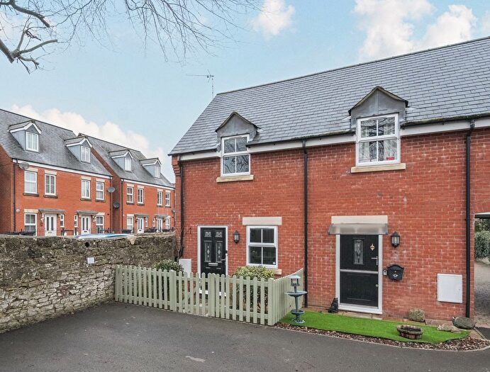 2 Bedroom Semi-detached House For Sale In Bradford Road, Old Town, Swindon, SN1