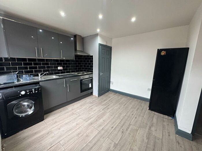 3 Bedroom Terraced House To Rent In Milan Road, Leeds, LS8