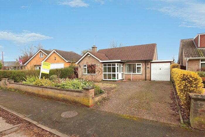 2 Bedroom Detached Bungalow For Sale In Singerfire Road, Ailsworth, Peterborough, PE5