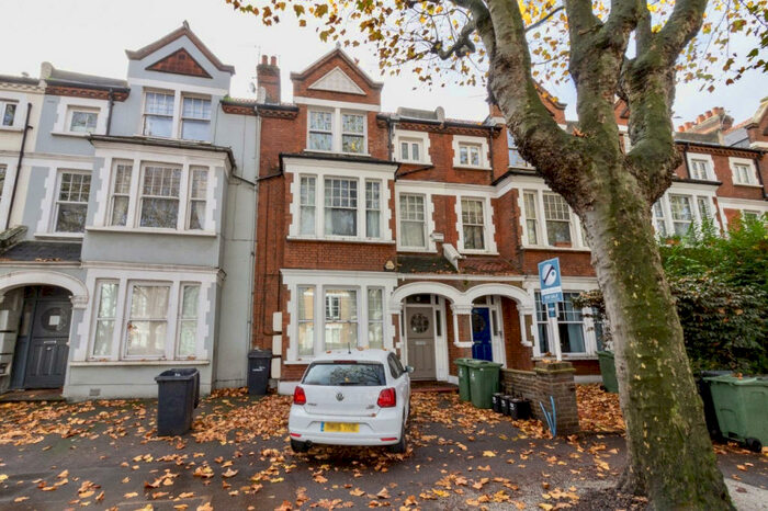 1 Bedroom Flat To Rent In Cavendish Road, SW12
