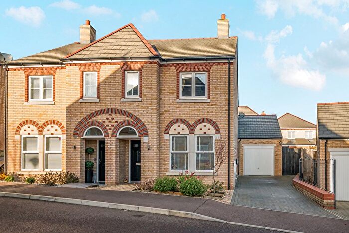 3 Bedroom Semi-Detached House For Sale In Beatrice Place, Fairfield, SG5