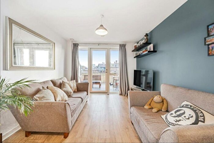 2 Bedroom Apartment To Rent In Adenmore Road, London, SE6