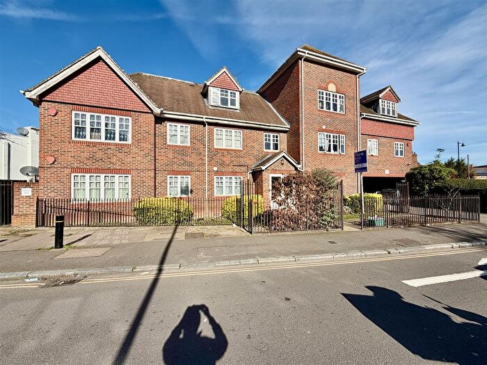 1 Bedroom Flat For Sale In Pannells Court, New Heston Road, Heston, TW5