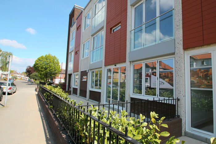 1 Bedroom Flat To Rent In Berwick House, Orpington, BR6