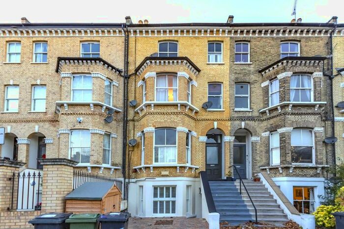 1 Bedroom Flat To Rent In Chelsham Road, London, SW4