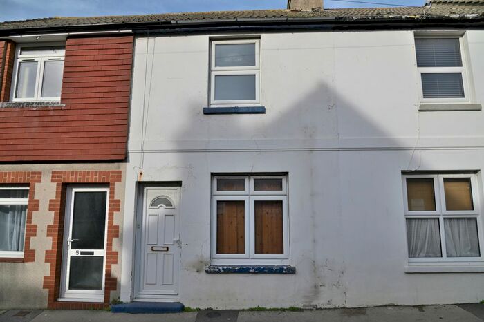 2 Bedroom Terraced House To Rent In Clinton Lane, Seaford, BN25