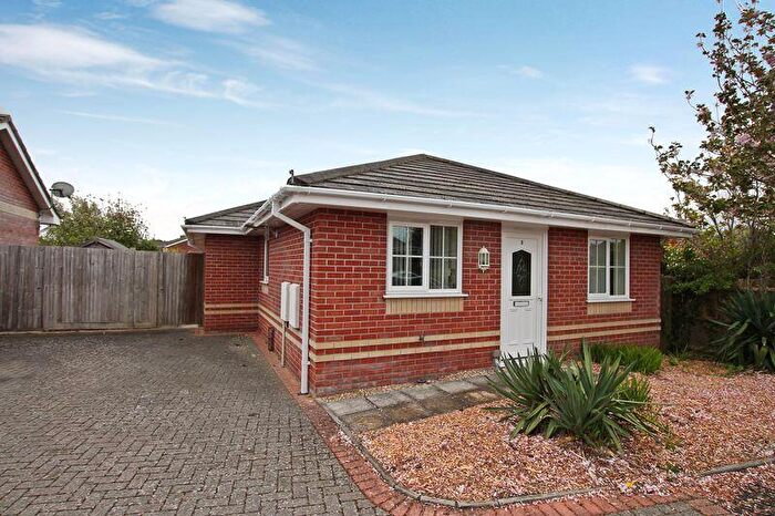 2 Bedroom Detached Bungalow To Rent In Edgehurst, Crescent Road, Locks Heath, SO31