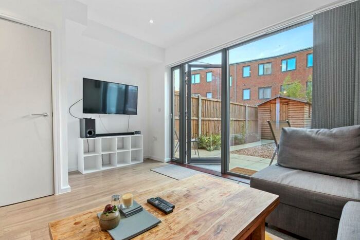 3 Bedroom Town House To Rent In Charford Road, London, E16